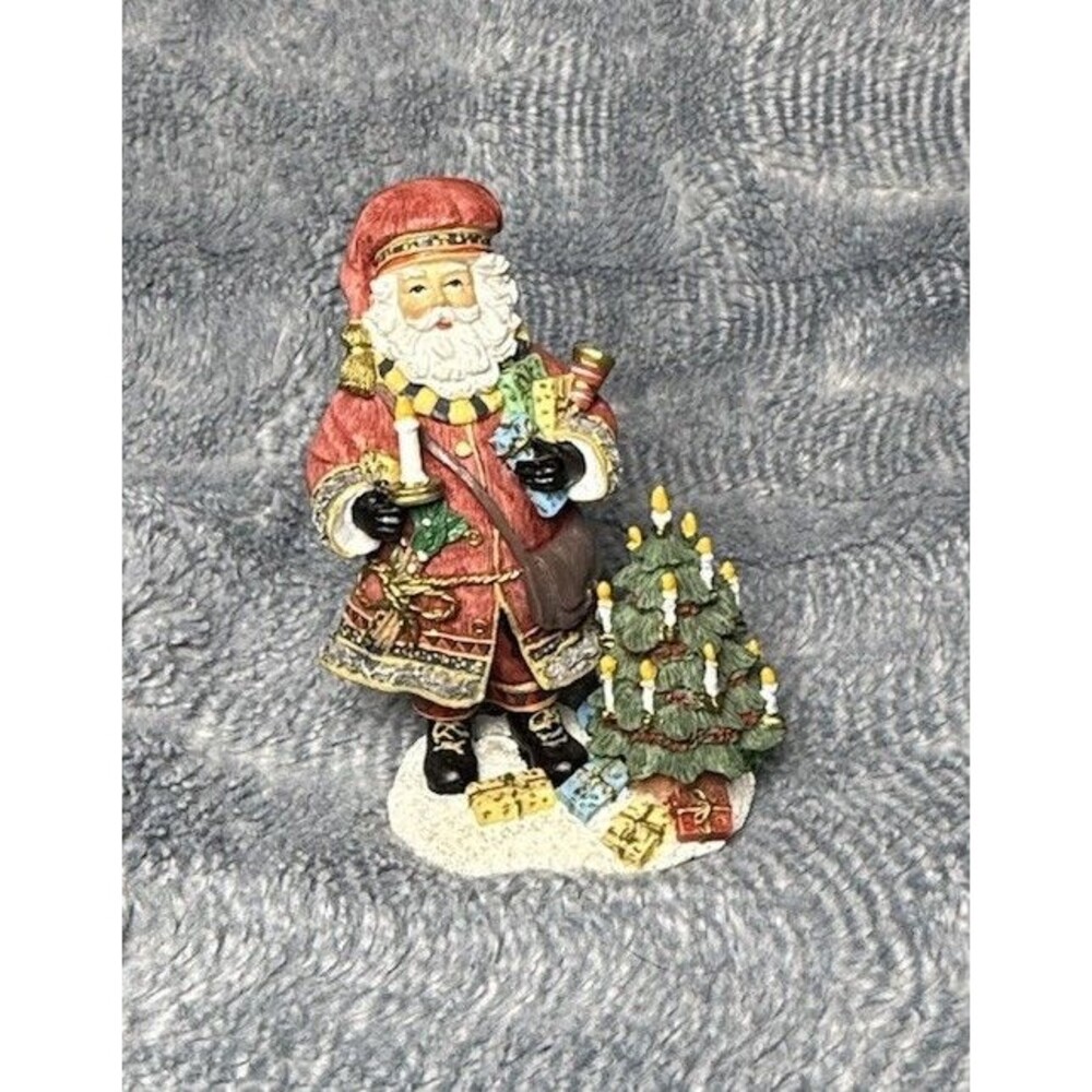 The International Santa Claus Collection 2003 St. Nicholas Latvia SC52